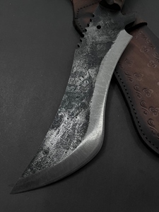 Cuchillo de Caza 5160 de Acero Forjado con Alto Contenido de Carbono, Machete de <span class=keywords><strong>Supervivencia</strong></span> de Hoja Fija con Mango de Madera de Nogal y Funda de Cuero - Product Image 4