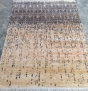 Alfombra Moderna de Alta Calidad, Lavable, Estilo Indo-Nepalí, Tejida en Algodón, Diseño Abstracto, Color Gris Amarillento, Tamaños Personalizados Disponibles - Product Image 3