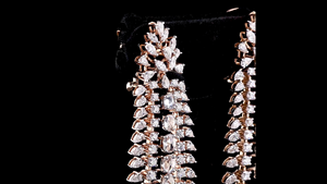 Pendientes Largos de Lujo con Diamantes Cultivados en Laboratorio, Corte Marquesa, Chapados en Oro de 14K y Rodio, Certificados por IGI, con Piedras Brillantes Laterales - Product Image 4