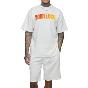 ชุดเซ็ตเสื้อยืดพิมพ์ลายและกางเกงขาสั้นลำลองสำหรับฤดูร้อน ขายส่ง 2 ชิ้น แขนสั้นแบบไหล่ตก สำหรับผู้ชาย ผ้าฝ้ายระบายอากาศได้ดี - Product Image 1