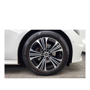 Mercedes-Benz E200 Avantgarde 2024, Volante a la Izquierda, Automático, con Cámara Trasera - Product Image 5