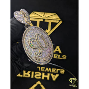 Pendentif rond SO avec diamant Moissanite VVS en argent sterling 925, bijoux de luxe sur mesure par Trisha Jewels - Product Image 5