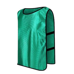 Ropa de entrenamiento transpirable, ligera, de secado rápido y personalizable: petos de fútbol para hombre para prácticas de equipo a bajo precio. - Product Image 2