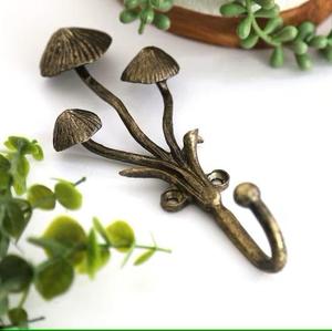 Gancho de Pared Decorativo con Forma de Hongo, Hecho a Mano, para Colgar Ropa, Toallas y Abrigos en el Dormitorio - Product Image 5