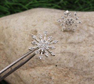 Pendientes de Plata de Ley 925 de Lujo con Circonita Cúbica, Joyería Fina Minimalista para Mujer y Hombre, Venta al por Mayor para Fiestas - Product Image 5