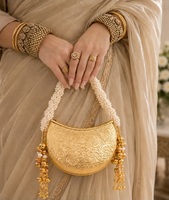 Clutch Oval Kuningan Ukuran Sedang Buatan Tangan dengan Hiasan Kundan Emas, Seni Tradisional India untuk Pernikahan