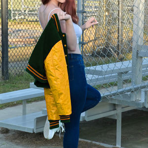 Chaqueta Corta Estilo Universitaria para Mujer, Color Verde Oscuro y Amarillo, Estilo Bomber, Mangas de Cuero Sintético, Ropa Exterior Informal, Moda Femenina - Product Image 4