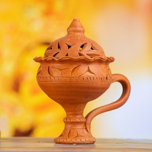 Quemador de incienso de terracota estilo vintage hecho a mano con tapa y asa para decoración espiritual del hogar - Product Image 1