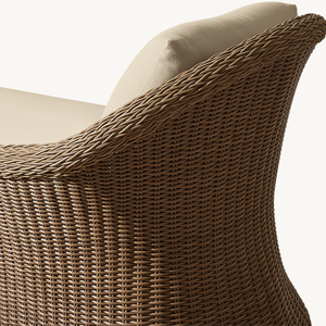 Chaise longue d'extérieur en teck élégante avec détails tressés à la main, accoudoirs, forme organique, style resort tropical, meubles de villa rembourrés - Product Image 5