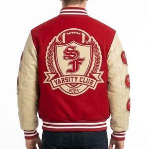Blouson universitaire homme rouge et crème de haute qualité, le plus recherché, avec blocs de couleur, patchs NFL brodés et manches en cuir - Product Image 2