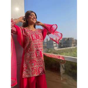 Traje Salwar Kameez con Bordado y Trabajo de Hilo de Lujo para Fiestas y Eventos - Product Image 3