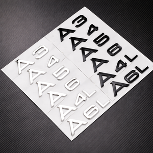 Emblema 3D Autoadhesivo Premium Plateado/Negro para Maletero de Coche, Calcomanía para Vehículo - Product Image 3