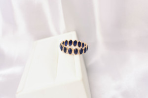 Bague éternité sertie de saphirs bleus naturels en or jaune massif 18 carats – Bague à pierres précieuses ovales – Pierre de naissance de septembre de luxe - Product Image 3