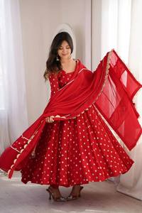 Ensemble de robe traditionnelle indienne pakistanaise en coton rouge pour femmes avec imprimé floral blanc, longueur cheville, coupe régulière, tenue de mariage - Product Image 6