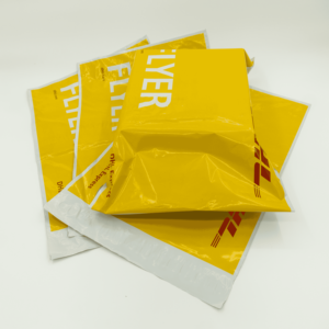 Bolsas de correo de polietileno impresas personalizadas ecológicas, sobres de envío de plástico duraderos para ropa y comercio electrónico hechos en Vietnam - Product Image 1