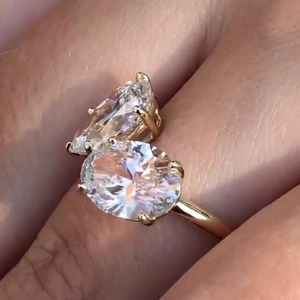 แหวนเพชรทรงรีและทรงหยดน้ำ 3 กะรัต แบบ Toi Et Moi เพชรเพาะเลี้ยง พร้อมแหวนทองคำ 14K แบบ Toi Et Moi แหวนเพชรรูปหัวใจทองคำ 14K - Product Image 1
