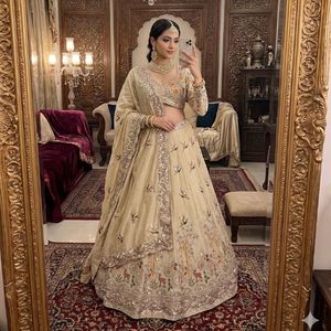 Lehenga Choli de Seda Rangoli Premium, Bordado con Trabajo de Corte y Lentejuelas, para Bodas y Fiestas, Semi-Confeccionado - Product Image 3