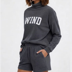 Conjunto de 2 Piezas para Mujer, Invierno, Cuello Alto y Pantalones Cortos por Encima de la Rodilla, Tejido de Punto de Poliéster/Algodón, Impermeable, Ecológico, con Estampado Puff - Product Image 1