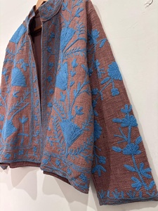 Chaqueta de Terciopelo Bordada Estilo Bohemio, Chaqueta con Bordado Suzani, Chaqueta de Invierno para Mujer, Chaqueta Suzani en Oferta - Product Image 4