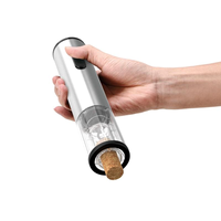Ensemble cadeau ouvre-bouteille électrique à piles en acier inoxydable avec verseur, aérateur, bouchon à vide, base de rangement et coupe-capsule
