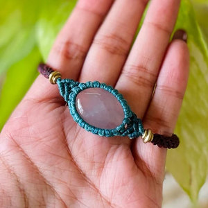 กำไลข้อมือทำมือประดับจี้เทอร์ควอยซ์ เชือกสีเขียวอมฟ้า ปรับขนาดได้ สไตล์วินเทจ โบโฮ เครื่องประดับบำบัดรักษา สำหรับทุกเพศ ยี่ห้อ HARI OM CREATIONS - Product Image 4