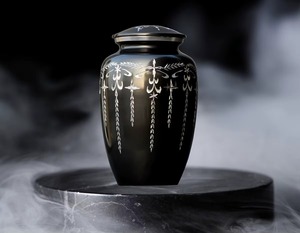Urna Funeraria Artesanal de Alta Calidad con Diseño Único y Recubrimiento de Esmalte Azul, Suministros Funerarios a Bajo Precio - Product Image 2