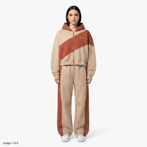 Conjunto Deportivo para Mujer con Bloques de Color, Sudadera con Capucha y Cremallera, Pantalones Deportivos Anchos con Detalle de Pedrería - Product Image 1