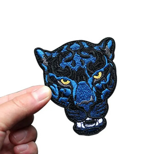 Écussons brodés personnalisés avec logo, thermocollants, en toile, design 3D pour badges vestimentaires - Product Image 4