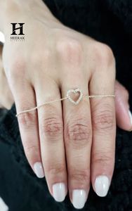 Bracelet délicat avec pendentif cœur ouvert, chaîne en or 18 carats, micro-pavé de diamants, bijoux minimalistes pour femmes - Product Image 4
