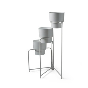 Pot de fleurs galvanisé avec pieds en bois pour la décoration de balcon d'appartement, élégant récipient pour plantes pour les espaces urbains modernes - Product Image 3