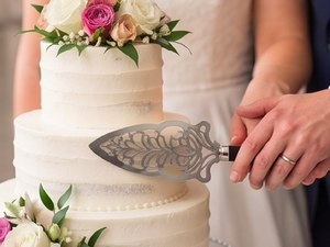 Vintage <b>Metal</b> Cake Cutting Knife In Silver With Floral Design Perfect For Weddings Anniversaries And Tabletop Parties Service - Product Image 6