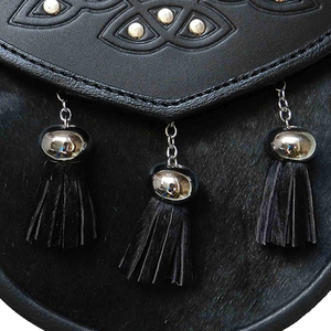 Sporran écossais traditionnel avec broderie élégante et pompons, parfait pour les tenues formelles, Sporran en tartan avec OEM ODM - Product Image 2