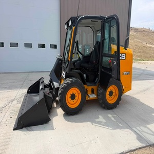 Chargeuse compacte JCB 270 robuste avec une capacité de travail polyvalente pour les travaux d'aménagement paysager, l'agriculture, les excavations et les projets de construction - Product Image 2