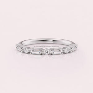 Anillo de Boda de Diamantes Cultivados en Laboratorio, Corte Baguette y Redondo, Oro Amarillo, Apilable, Anillo de Aniversario, Media Eternidad, Minimalista, para Novia - Product Image 2