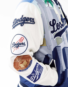 Chaqueta Varsity Personalizada con Bordado Chenille, Diseño de Parches de Béisbol, 100% Lana, Chaqueta de Invierno - Product Image 4