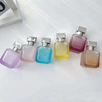 Flacon de parfum rectangulaire en verre haut de gamme 30ml 50ml 100ml, couleur personnalisée, logo imprimé, pulvérisateur à pompe, carton, marque KZPACK