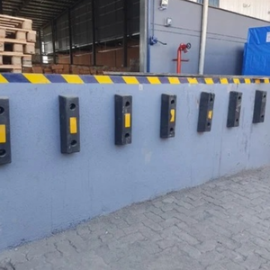 Mini Defensa de Goma para Muelles Industriales, para Seguridad en Paredes de Muelles - Product Image 1