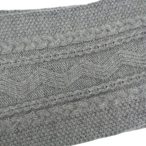 Écharpe tricotée unisexe couleur personnalisée - Cache-cou d'hiver à marque privée - Longue écharpe douce et respirante en crochet motif dessin animé/camouflage 100% - Product Image 6