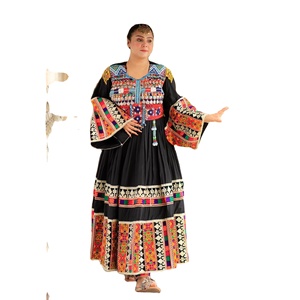 Robes Kuchi afghanes de qualité supérieure pour l'Aïd, robe brodée de couleur unie à manches longues pour femmes afghanes - Product Image 1