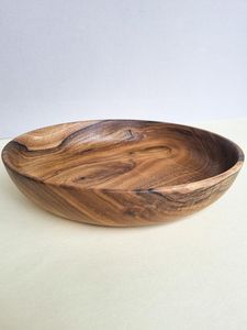 Artisan Handcrafted Polished Classic Wooden Charger Dinner Plate Natural Mango Wood Grain Emerald Surface Eco-Friendly Plate - Product Image 3