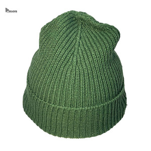 หมวกบีนนี่สีเขียวและสีดำบุสองชั้น นุ่ม อุ่น เหมาะสำหรับฤดูหนาว  สำหรับผู้ชายและผู้หญิง  สามารถสกรีนโลโก้ได้สำหรับการสั่งซื้อจำนวนมาก - Product Image 2