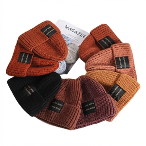Bonnet côtelé premium pour homme avec logo brodé personnalisé, bonnet d'hiver en tricot à revers, marque privée, vente en gros de couvre-chefs - Product Image 3