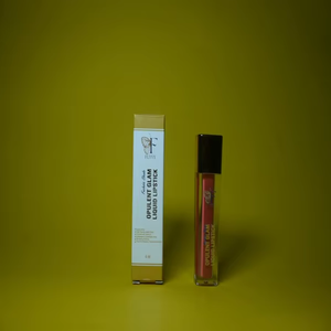 Rouge à lèvres liquide crémeux fuchsia mat pour une couvrance totale, longue tenue, sans craquelures, hydratant, couleur audacieuse, format voyage, pour tous - Product Image 1