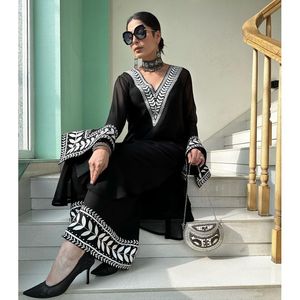 Conjunto de Top, Pantalón y Dupatta de Chifón Elegante para Fiesta de Mujer, Diseño ST, con Mangas de Campana - Product Image 3