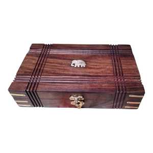 Boîte de rangement en bois faite à la main avec serrure métallique, organiseur rustique pour la décoration du salon - Product Image 1
