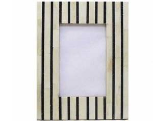 Marco de Fotos Decorativo de Lujo con Incrustaciones de Hueso Gris y Blanco a Rayas, Impresión UV, Hecho a Mano, Ecológico, Base de Resina MDF para el Hogar - Product Image 3