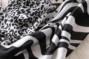 Écharpes carrées en twill de soie 100% pure personnalisées OEM ODM pour femmes, foulards en soie imprimés tendance, vente en gros 90x90cm, fourniture directe usine - Product Image 6