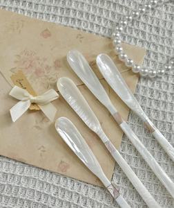 Assiette irrégulière en nacre naturelle couleur crème, plat de service pour dîner, pâtes, desserts, pour la maison ou le café - Product Image 3