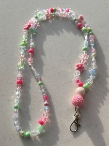 Lanière brodée florale de qualité supérieure, perlée, faite à la main, style bohème, porte-badge pour femmes et hommes - Product Image 1
