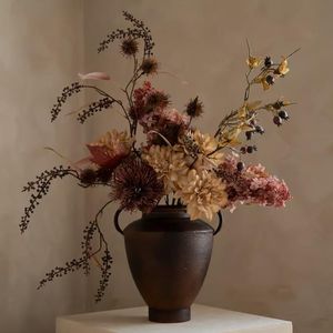 แจกันดอกไม้ทรงสี่เหลี่ยมทำจากโลหะเคลือบผิวทองเหลืองโบราณพร้อมลวดลายแกะสลัก สำหรับตกแต่งโต๊ะในเทศกาลและตกแต่งบ้าน - Product Image 6